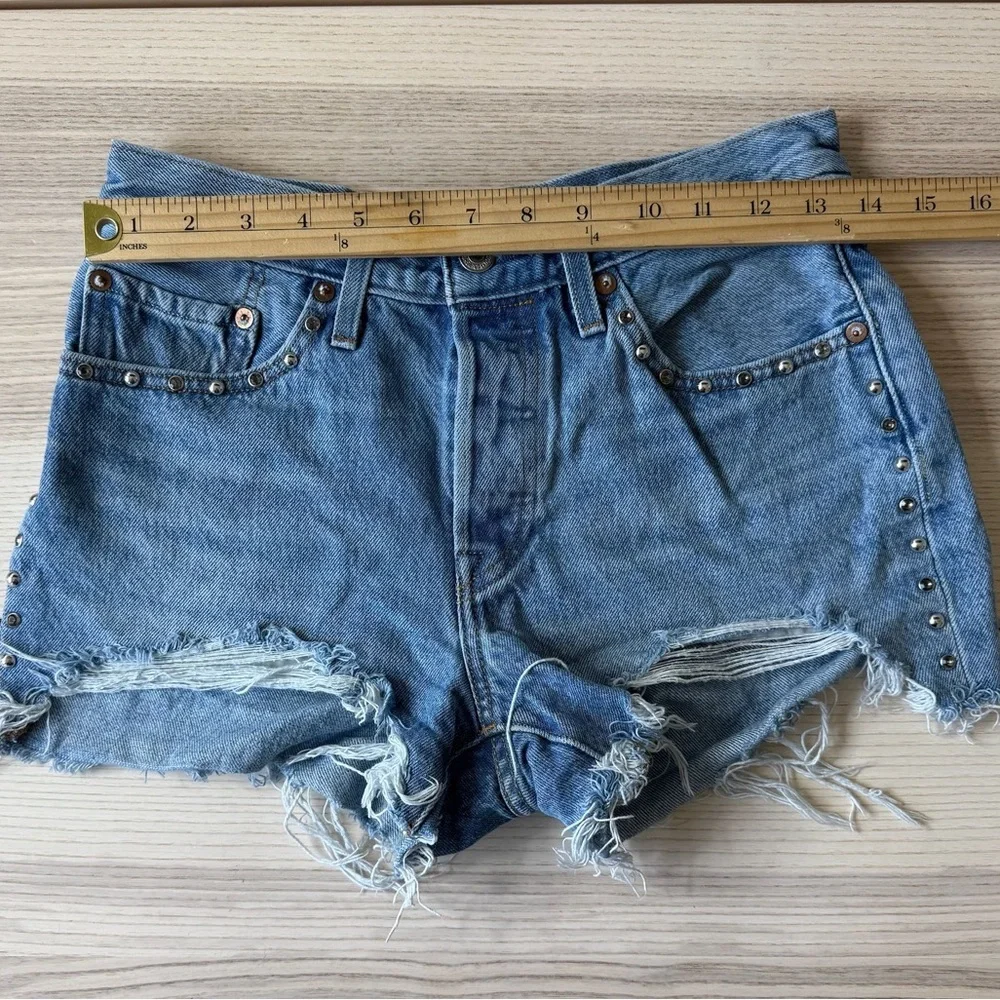 Levi's Women's Light Blue Jean Shorts - Picture 7 of 10